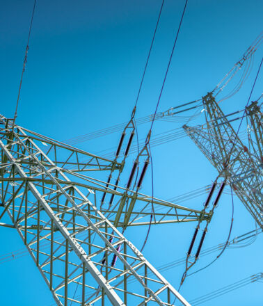 Cteam : Pyl&ocirc;nes et lignes &agrave; haute tension, &eacute;l&eacute;ments cl&eacute;s du transport d'&eacute;nergie.